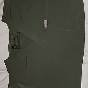 Figs One pocket scrub top